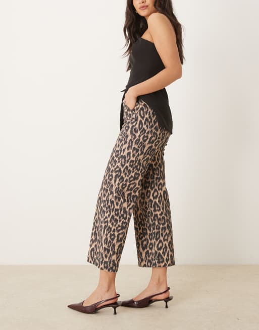 ASOS DESIGN - Cropped jeans met wijde pijpen in donkere luipaardprint, 2 van 5