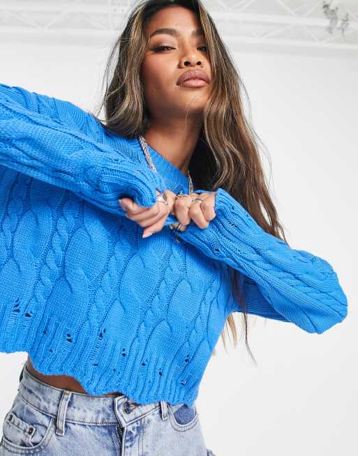 ASOS DESIGN - Cropped kabeltrui met geschulpte zoom in blauw