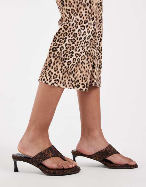 ASOS DESIGN cropped kick flare pants in leopard print, 3 of 6