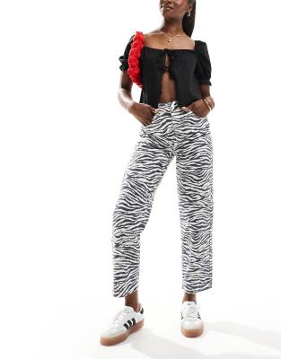 cropped mid rise straight jeans in zebra print-Neutral