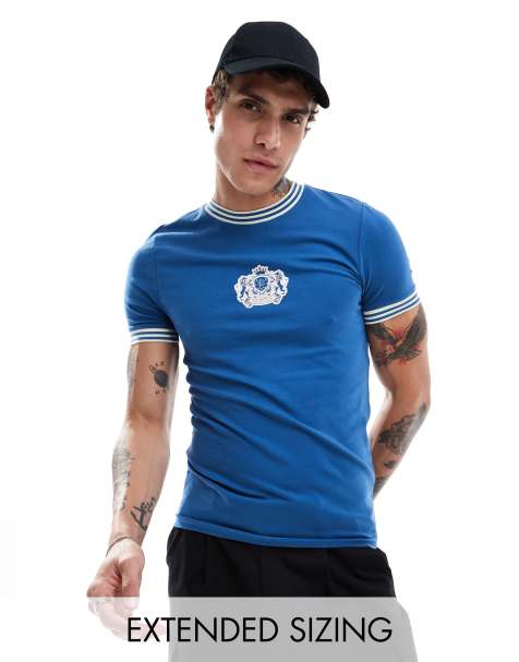 ASOS DESIGN - Cropped muscle fit T-shirt met gekleurde biezen en print op de borst in blauw - view 1