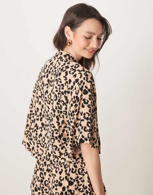 ASOS DESIGN cropped shirt in animal print (part of a set), 3 of 4
