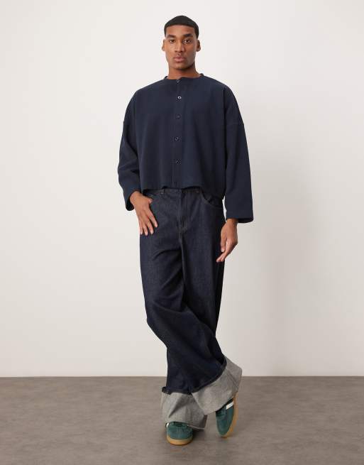 ASOS DESIGN – Cropped Super-Oversize-Strickjacke aus angerautem Rippstoff in Marineblau, 2 von 4