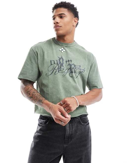 ASOS DESIGN - Cropped T-shirt i afslappet pasform i kraftigt 220 gsm-materiale med grunge-print og rå sømkant