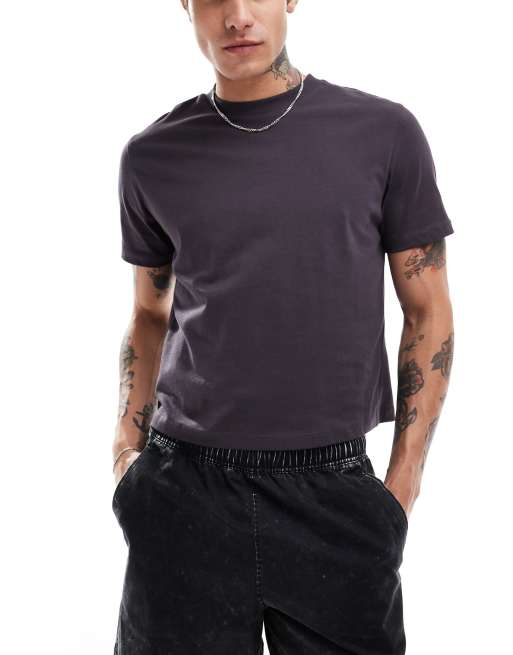 ASOS DESIGN - Cropped t-shirt med byprint på ryggen i sort, 4 af 4