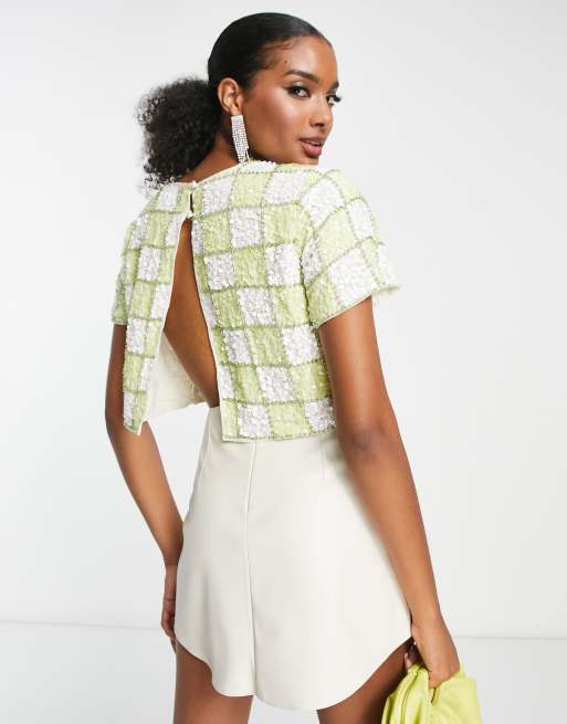 ASOS DESIGN - Cropped T-shirt met open achterkant, lovertjes en geblokt motief in limoengroen