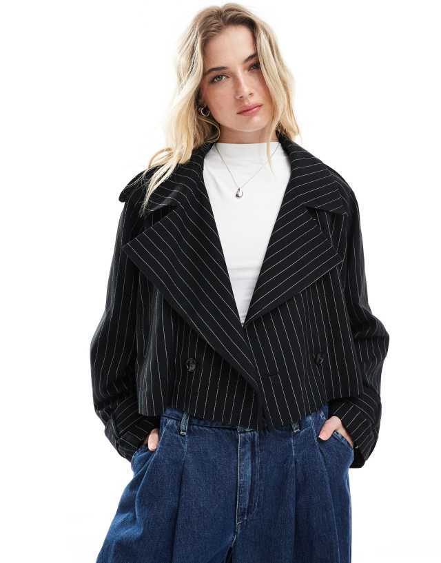 ASOS DESIGN - cropped trench coat in black pinstripe