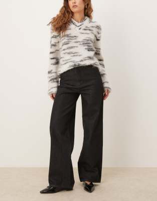 cropped wide leg jeans in washed black-Gray