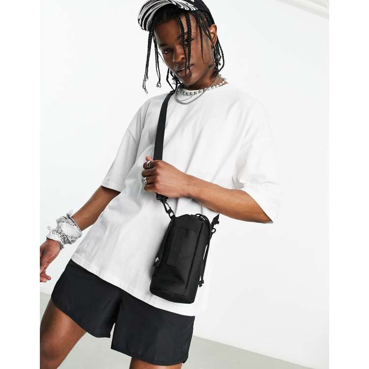 https://images.asos-media.com/products/asos-design-cross-body-bag-with-water-bottle-pouch-in-black/204270712-1-black?$n_750w$&wid=750&hei=750&fit=crop