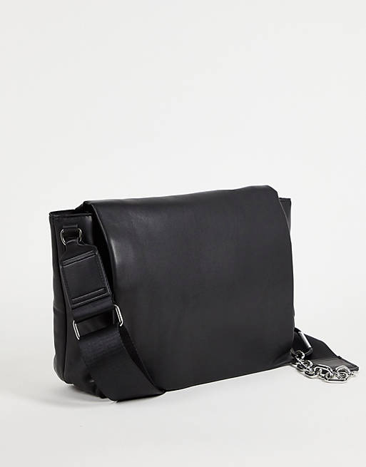  cross body with quilt and chain detail in black 