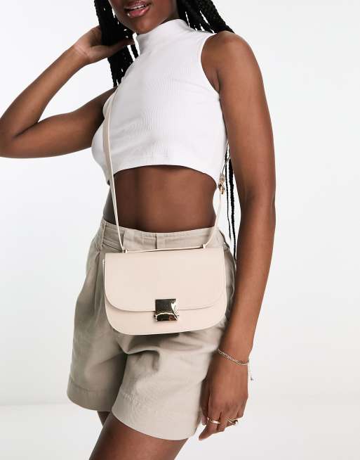 ASOS DESIGN - Crossbody tas met metalen details in geborsteld goud in stone