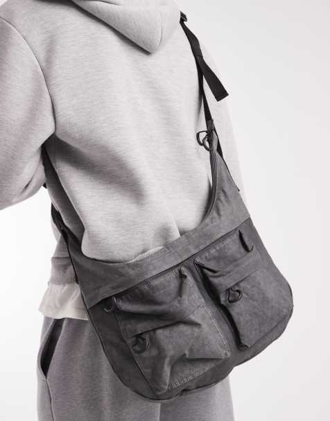 ASOS DESIGN - Crossbody tas van canvas met utility-detail in grijs met wassing - view 1