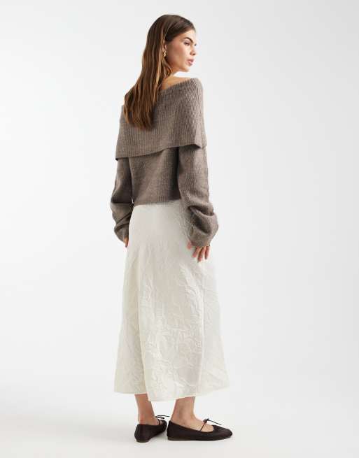 ASOS DESIGN crushed satin maxi skirt in winter white, 3 of 5