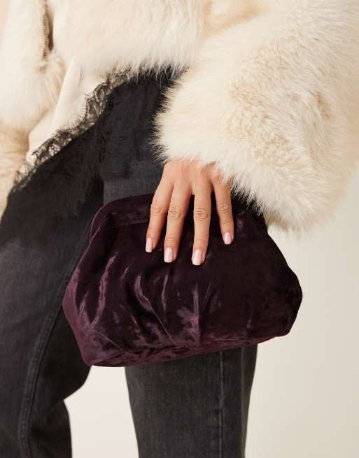 ASOS DESIGN crushed velvet frame clutch bag with detachable crossbody strap in plum, 2 of 4