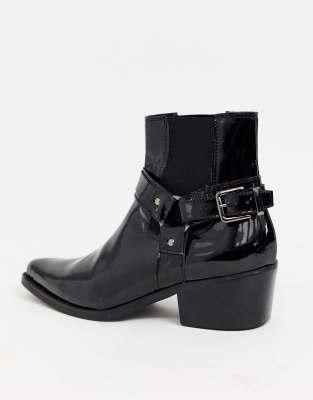 asos design cuban heel western chelsea boots in black leather with buckle detail