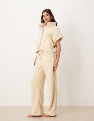 Asos Design Cuddle Fleece Vest In Neutral