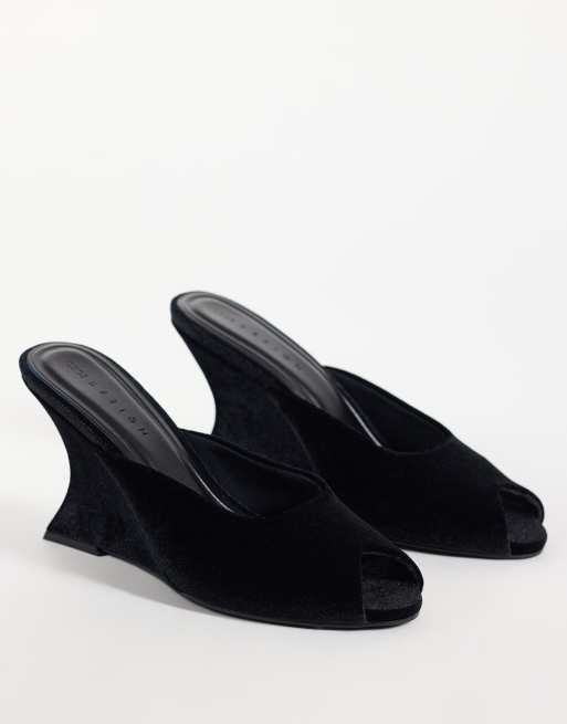 ASOS DESIGN - cuñas peep toe negras de terciopelo, 3 de 4
