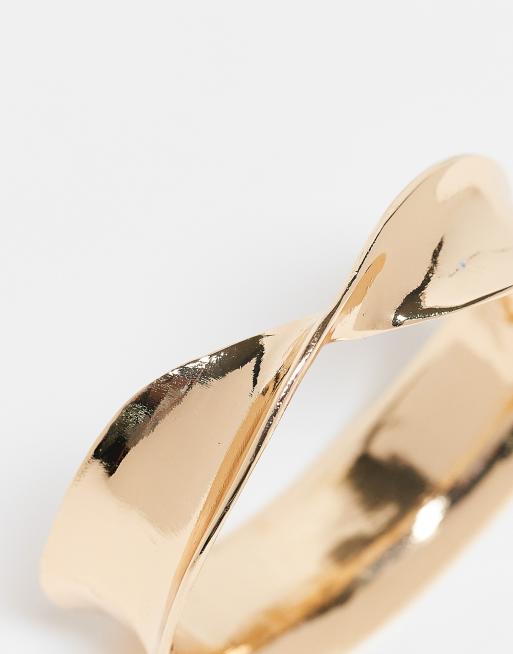 ASOS DESIGN Curve – 3er-Pack goldfarbene Armreife in verschiedenen Größen, 3 von 4