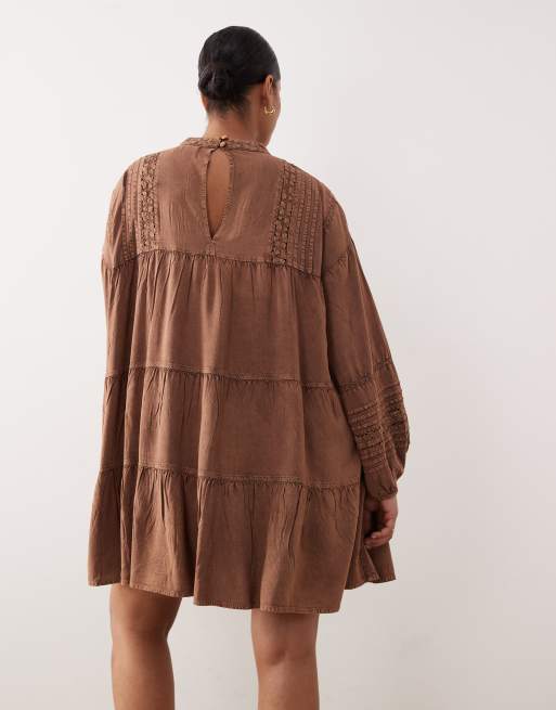 ASOS DESIGN Curve - Aangerimpelde mini jurk met kanten randen in chocoladebruin met wassing, 4 van 4