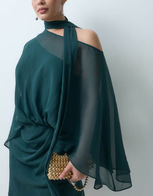 ASOS DESIGN Curve abito mini in chiffon con spalle scoperte, mantella e sciarpa, verde petrolio, 3 di 5