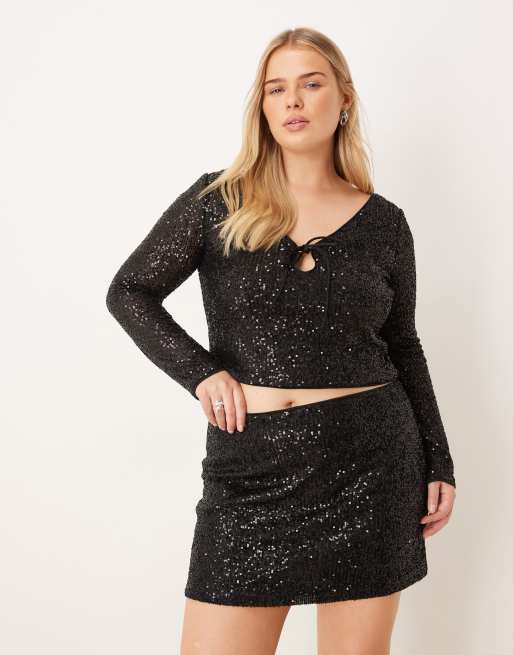 ASOS DESIGN Curve allover sequin mini skirt in black, 2 of 5