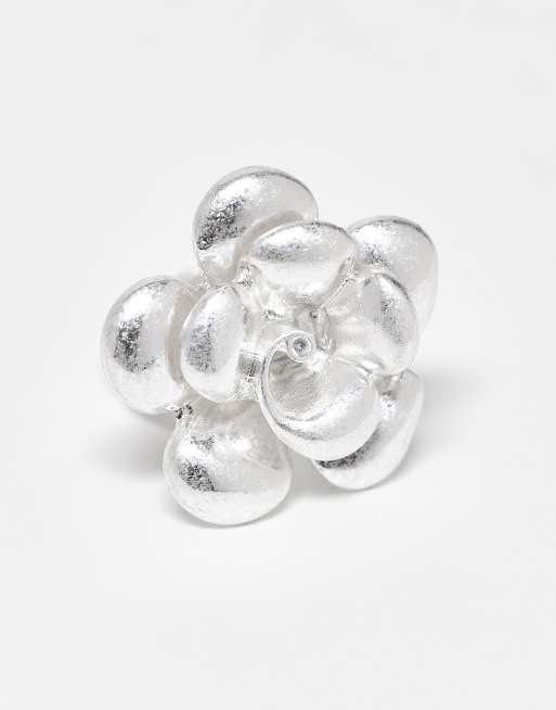 ASOS DESIGN Curve - Anello appariscente color argento a forma di fiore