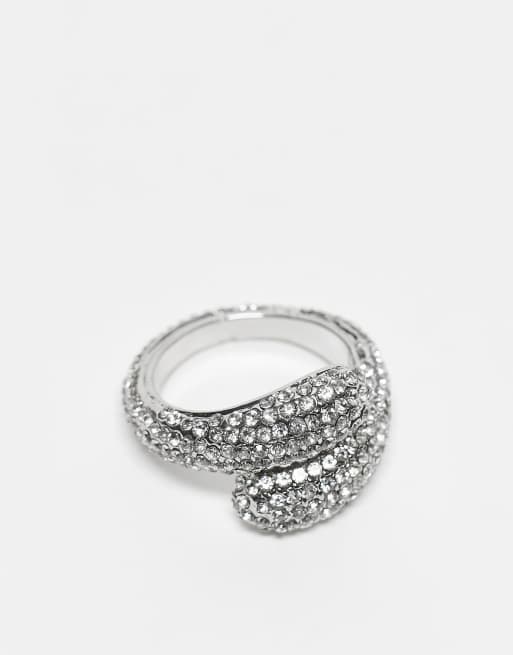 ASOS DESIGN Curve - Anello avvolgente argentato con pavé di cristalli piccoli