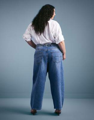 Asos Design Curve Ankle Grazer Barrel Jeans With Cinch Rise In Blue