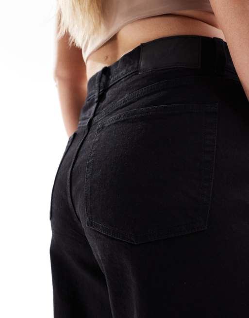 ASOS DESIGN Curve ankle grazer comfort stretch straight leg jeans in clean black , 2 of 5