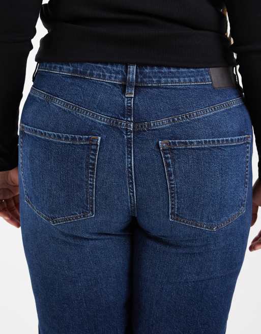ASOS DESIGN Curve ankle grazer comfort stretch straight leg jeans in dark mid blue, 4 of 5
