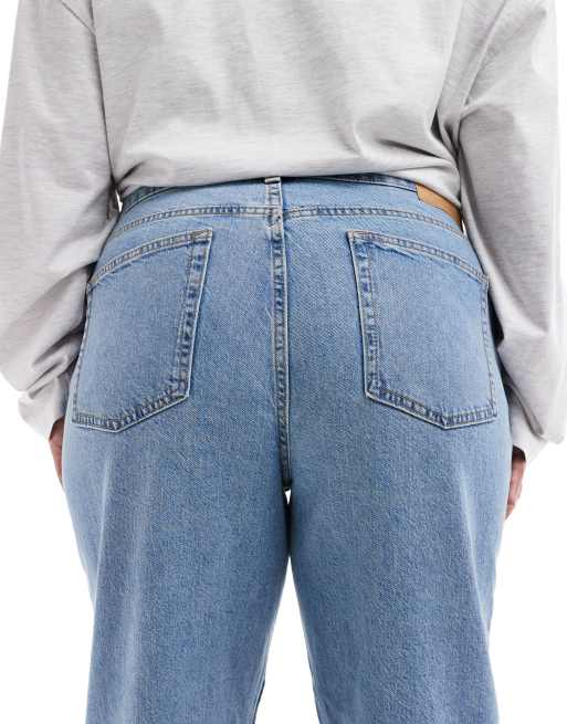 ASOS DESIGN Curve ankle grazer comfort stretch straight leg jeans in light mid blue