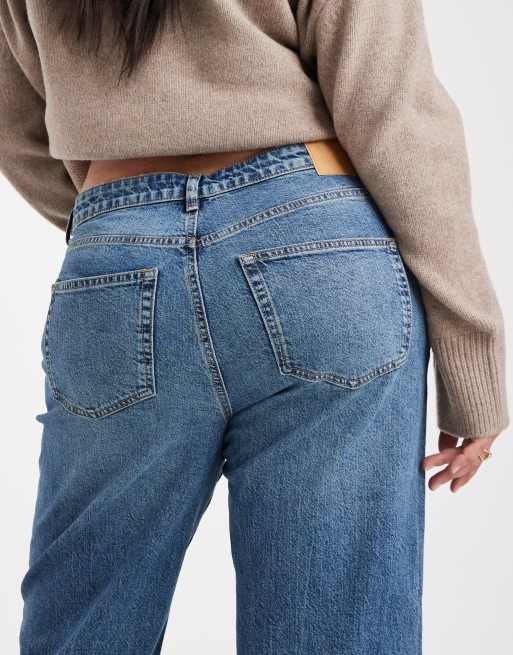 ASOS DESIGN Curve ankle grazer comfort stretch straight leg jeans in mid blue , 4 of 5