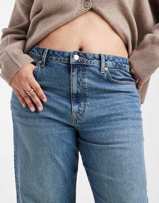 ASOS DESIGN Curve ankle grazer comfort stretch straight leg jeans in mid blue , 5 of 5