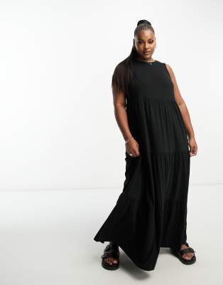 ASOS DESIGN Curve - Ärmelloses, gestuftes Maxikleid in Schwarz-Black