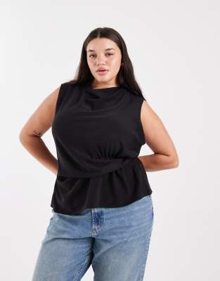 ASOS DESIGN Curve - Ärmelloses Oberteil in Schwarz mit Wasserfallausschnitt und verdrehtem Taillendetail