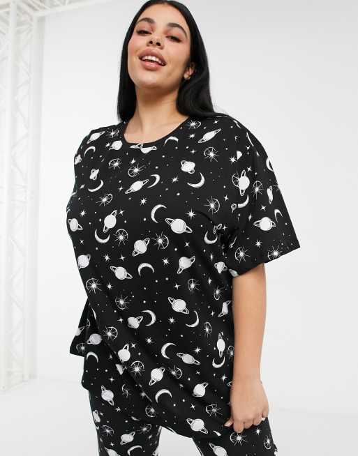 ASOS DESIGN Curve astrology oversized tee and legging pyjama set in black and white, 3 of 4