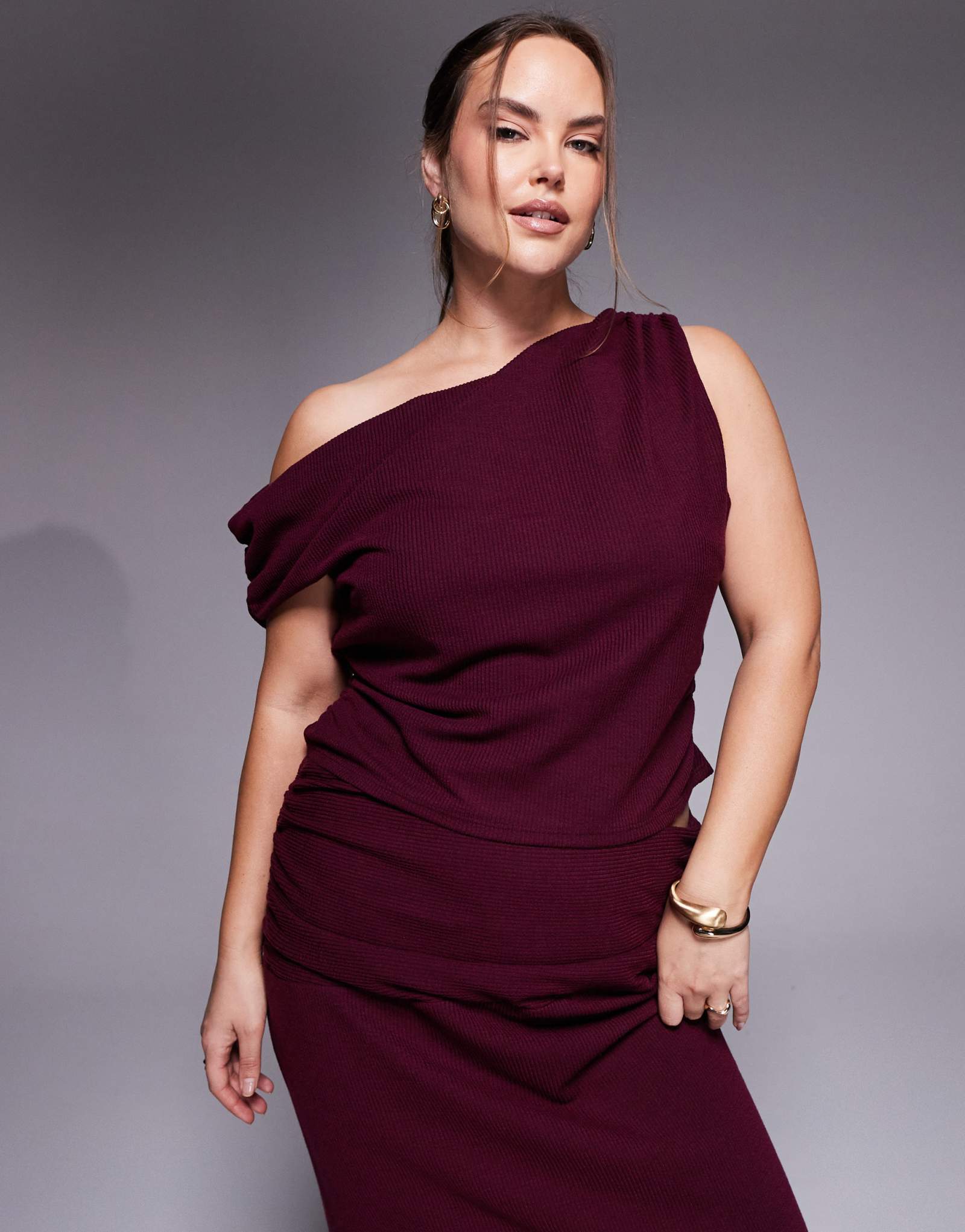 Асимметричный топ в рубчик с фактурой ASOS DESIGN Curve бордового цвета - часть комплекта