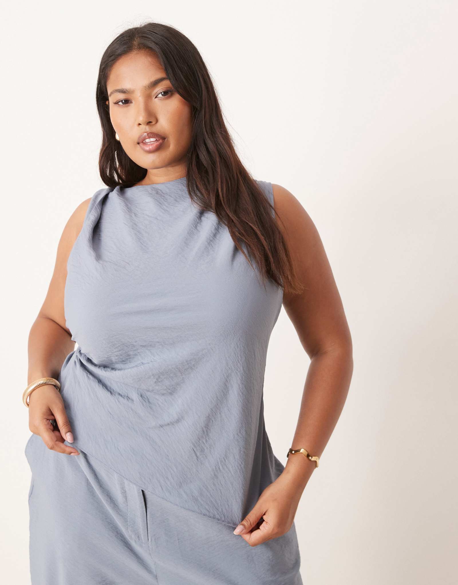 Топ ASOS DESIGN Curve с асимметричной текстурой и закрученными деталями синего цвета - часть комплекта
