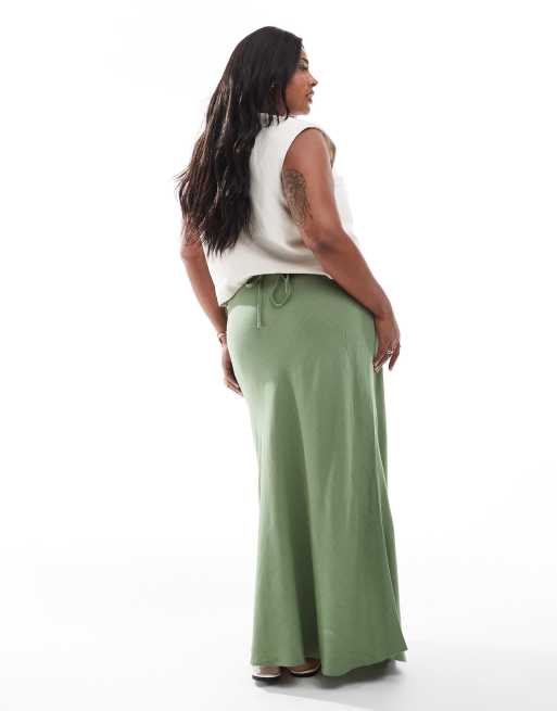 ASOS DESIGN Curve – Asymmetrisch geschnittener Maxirock aus Leinenmix in Khaki, 4 von 5