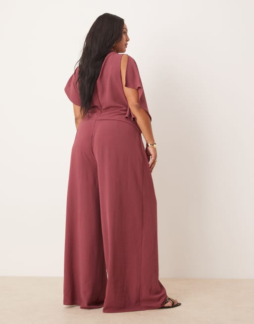 ASOS DESIGN Curve - Asymmetrische gedrapeerde jumpsuit in bordeauxrood met wassing, 4 van 4