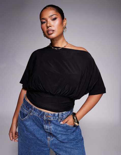 ASOS DESIGN Curve – Asymmetrisches, kurzärmliges Oberteil in Schwarz mit One-Shoulder-Design und geraffter Taille - view 1