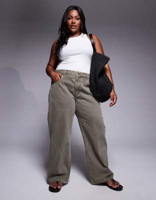 ASOS DESIGN Curve - Baggy-Jeans in Khaki mit niedrigem Bund-Grün