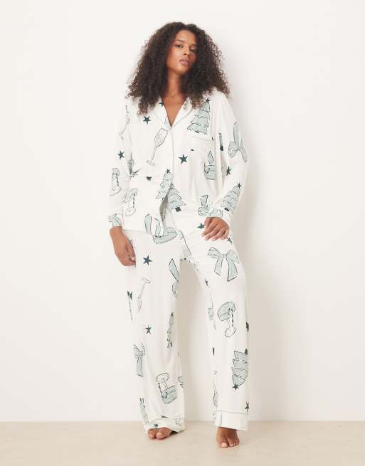 ASOS DESIGN Curve – Bardzo miękka piżama z koszulą z długim rękawem i spodniami z nadrukiem ze świątecznymi drinkami i kontrastowymi lamówkami