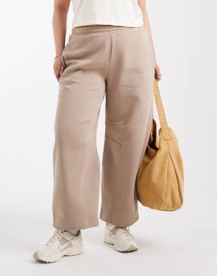 ASOS Curve ASOS DESIGN Curve barrel leg brushback jogger in mocha taupe-Brown