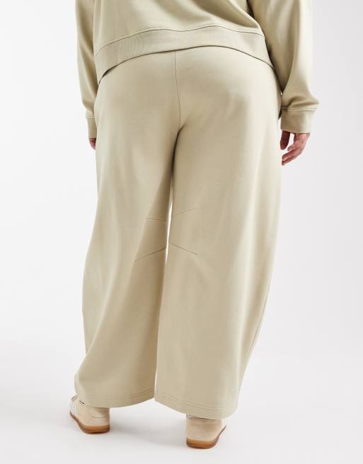 ASOS DESIGN Curve barrel leg brushback sweatpants in olive green, 3 of 5