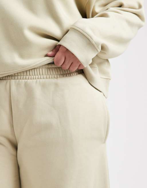 ASOS DESIGN Curve barrel leg brushback sweatpants in olive green, 4 of 5