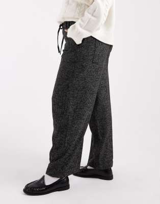 Asos Design Curve Barrel Leg Pants With Seam Detailing In Black