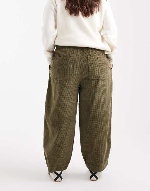 ASOS DESIGN Curve barrel trousers in bubble cord in khaki , 3 of 5