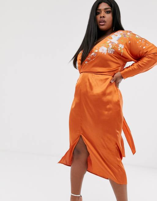 Curve batwing midi dress in satin with embroidery