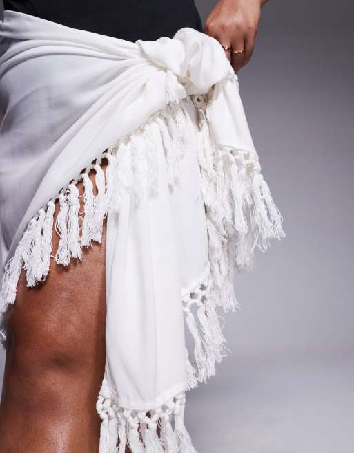 ASOS DESIGN Curve beach sarong with fringing in white, 2 of 4